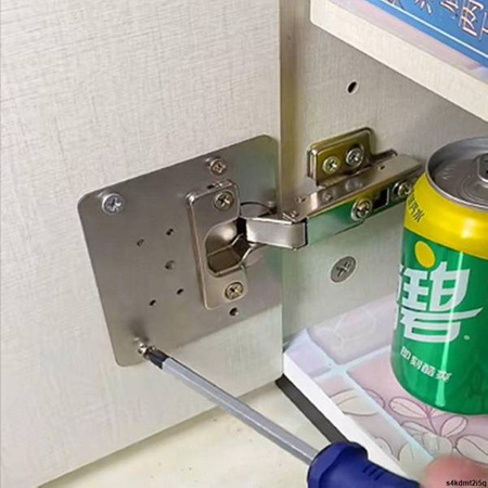 Płytka Naprawcza Blaszka 0.7mm dla Zawiasów Meblowych - Uniwersalne Rozwiązanie dla Szafek 90x90mm